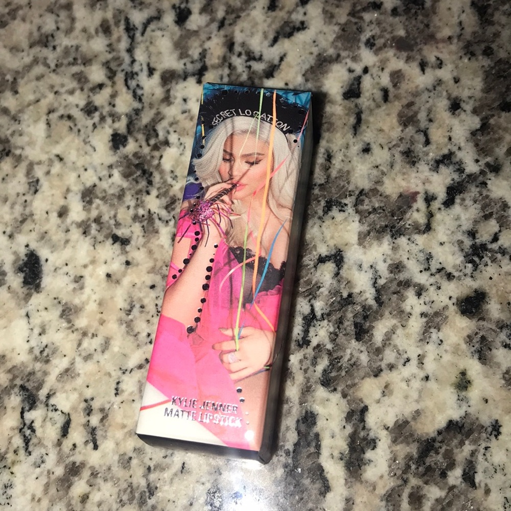 AUGUST Kylie lipstick birthday edition